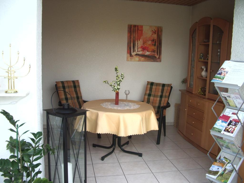 Gaestehaus Resi Hotel Zeltingen-Rachtig Bagian luar foto
